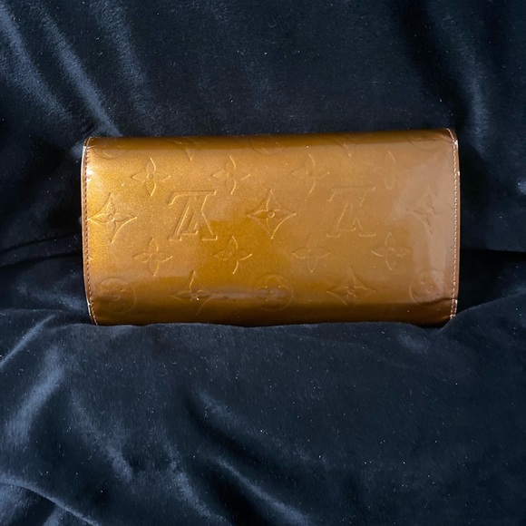 Louis Vuitton Brown Vernis Snap Wallet - Picture 2 of 10